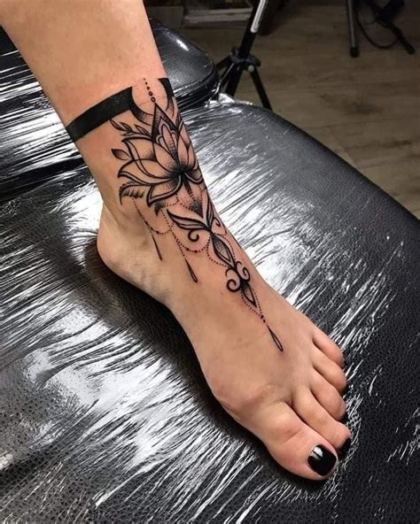 tatuajes para el pie de mujer|170 Tatuajes en los PIES (Con el significado)